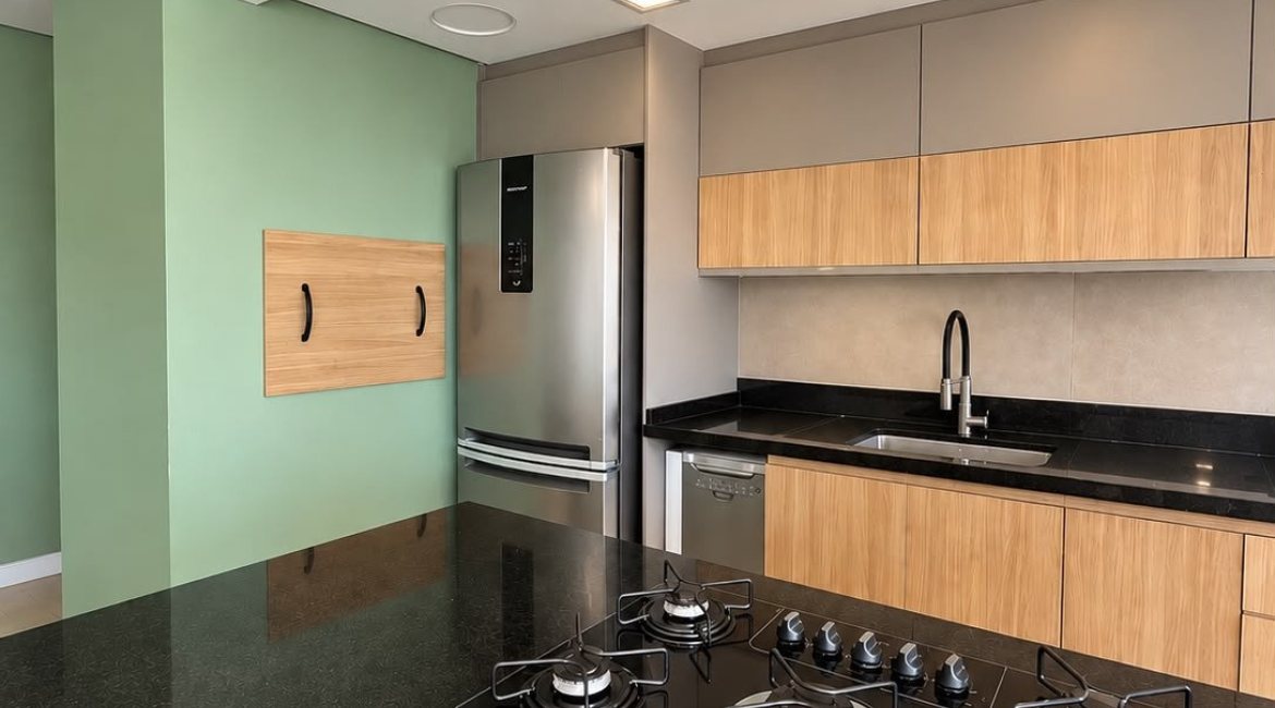 Apartamento à venda com 81m², 2 dormitórios, 1 suíte, 1 vaga, no bairro Santa Maria Goretti em Porto Alegre