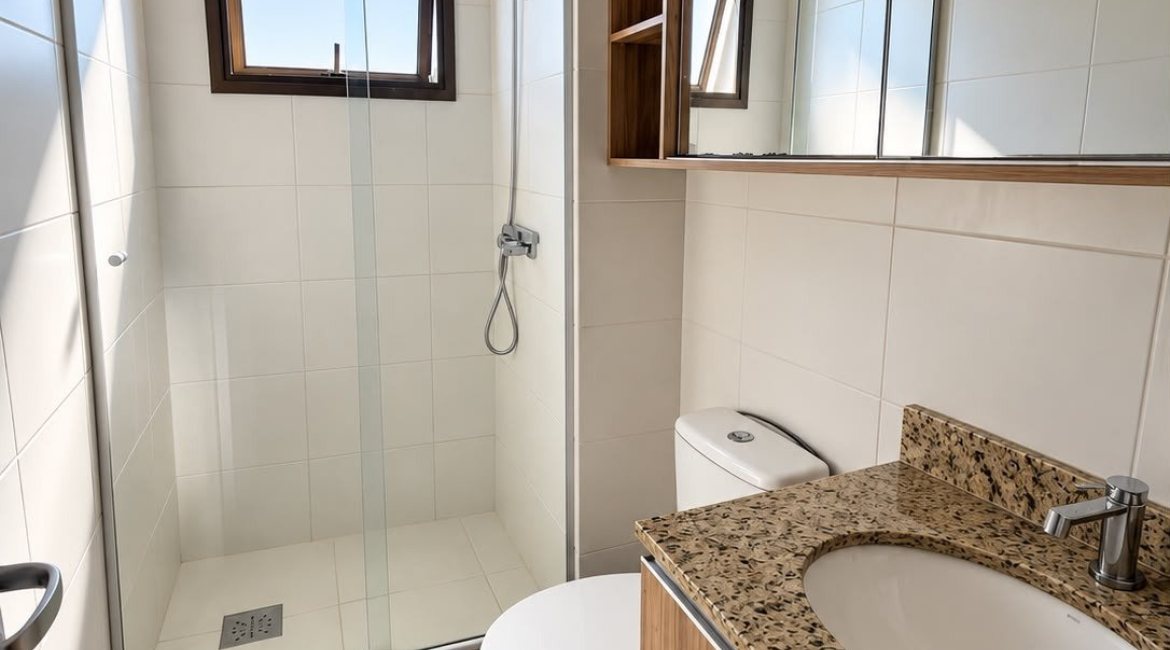 Apartamento à venda com 81m², 2 dormitórios, 1 suíte, 1 vaga, no bairro Santa Maria Goretti em Porto Alegre