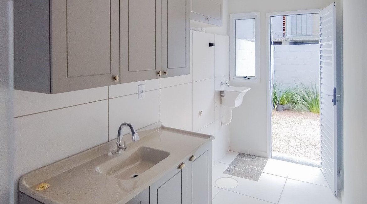 Casa em Condomínio à venda com 42m², 2 dormitórios, 1 vaga, no bairro Hípica em Porto Alegre