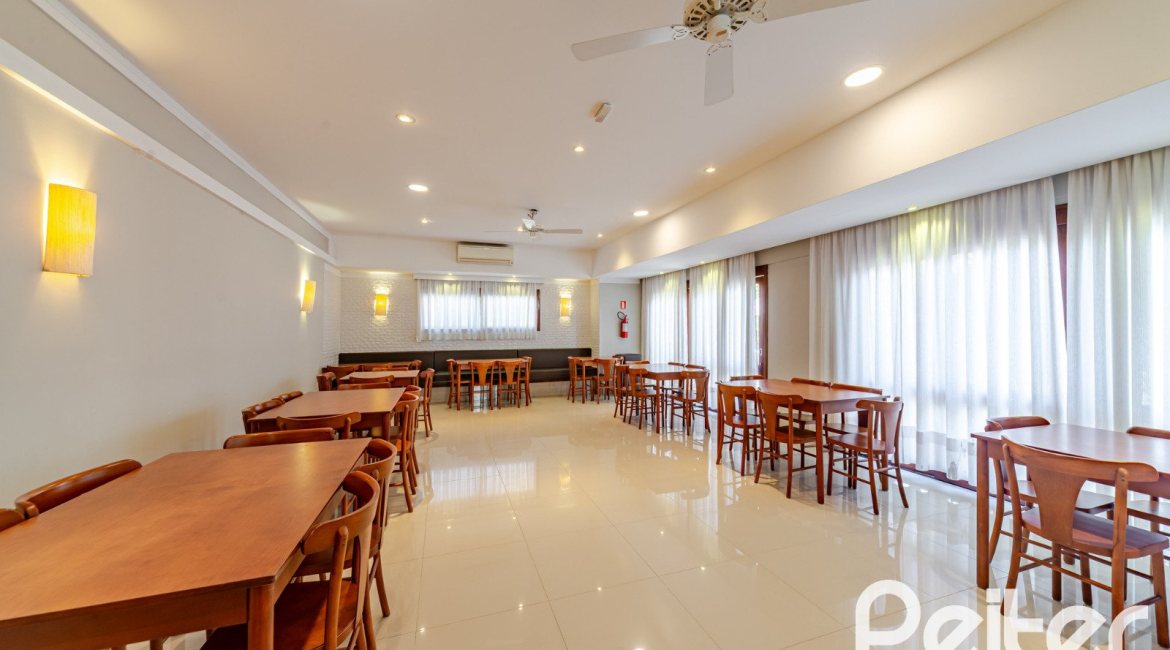 Casa em Condomínio à venda com 179m², 4 dormitórios, 1 suíte, 2 vagas, no bairro Cavalhada em Porto Alegre