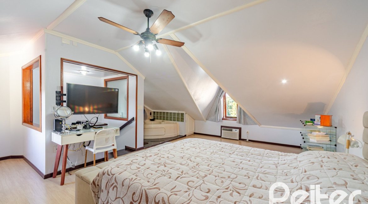 Casa em Condomínio à venda com 179m², 4 dormitórios, 1 suíte, 2 vagas, no bairro Cavalhada em Porto Alegre