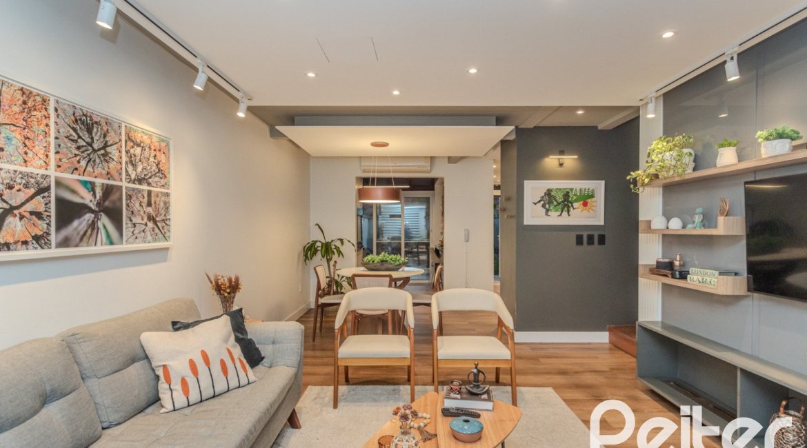 Casa em Condomínio à venda com 154m², 3 dormitórios, 1 suíte, 2 vagas, no bairro Tristeza em Porto Alegre