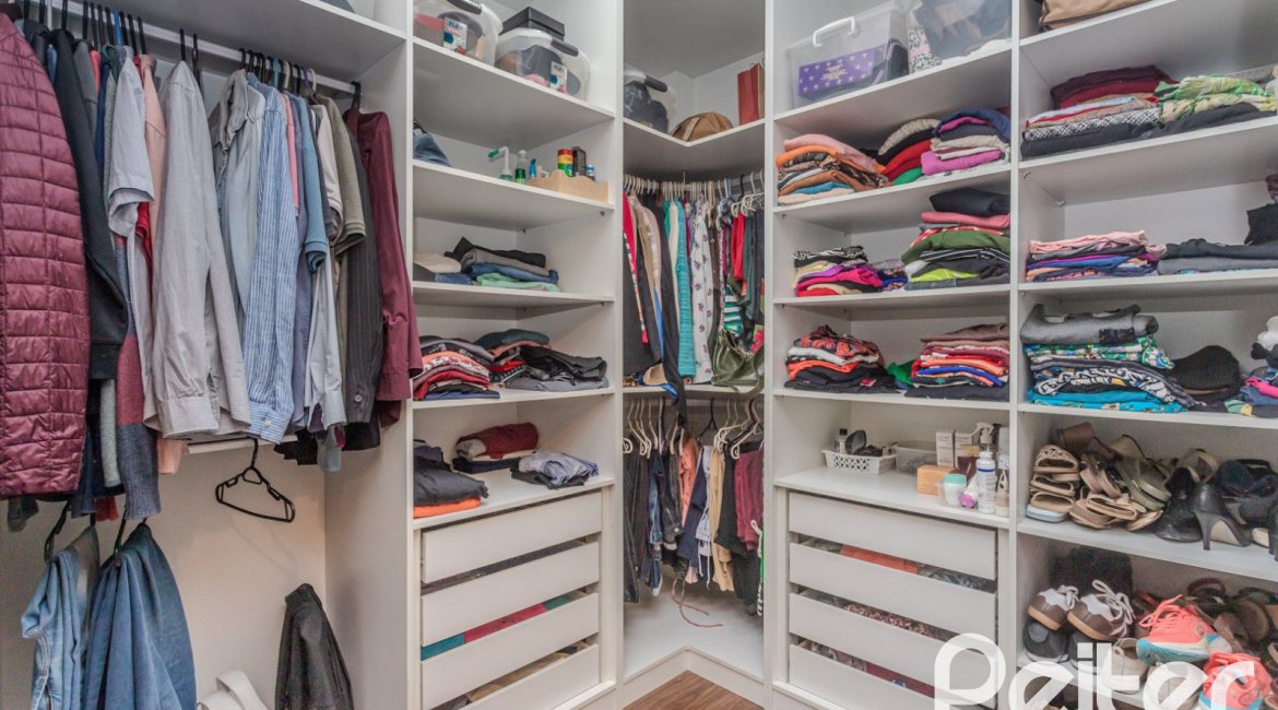Casa em Condomínio à venda com 154m², 3 dormitórios, 1 suíte, 2 vagas, no bairro Tristeza em Porto Alegre