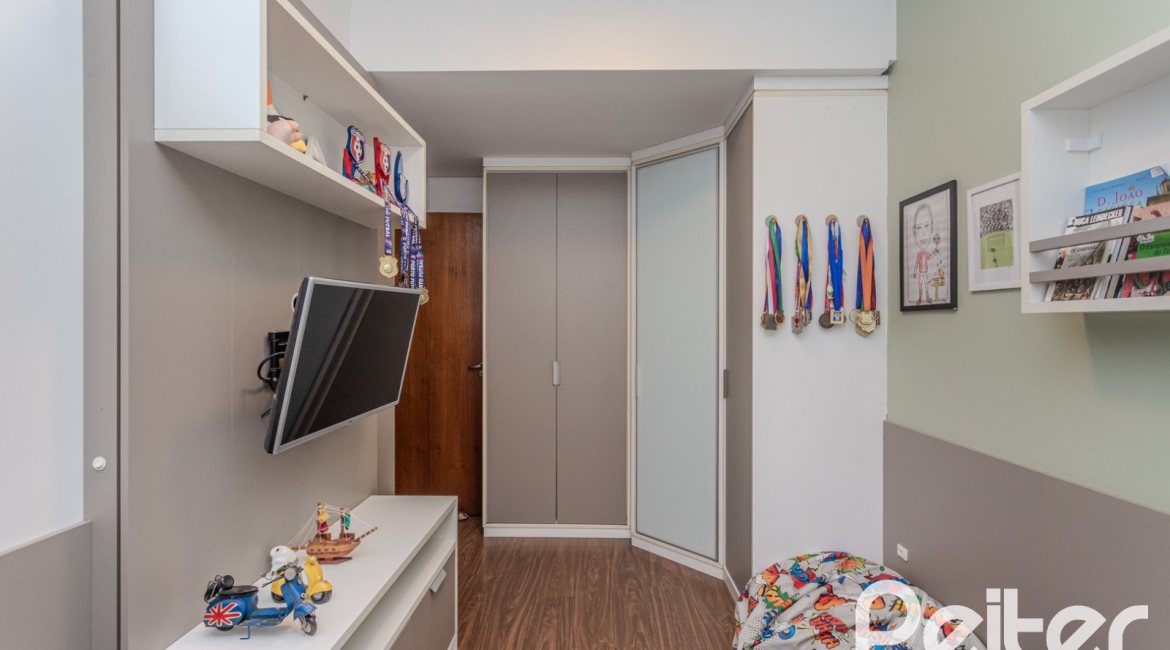 Casa em Condomínio à venda com 154m², 3 dormitórios, 1 suíte, 2 vagas, no bairro Tristeza em Porto Alegre