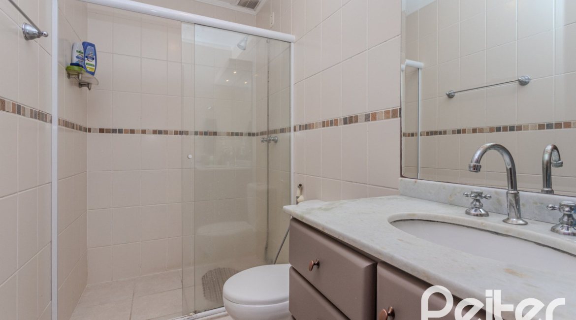 Casa em Condomínio à venda com 154m², 3 dormitórios, 1 suíte, 2 vagas, no bairro Tristeza em Porto Alegre