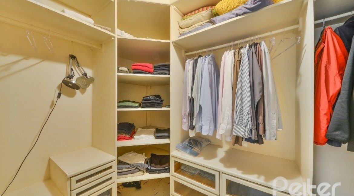  à venda, no bairro  em 