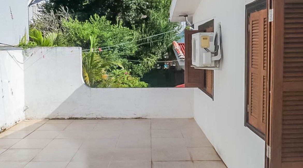 Casa à venda com 405m², 3 dormitórios, 1 suíte, no bairro Tristeza em Porto Alegre