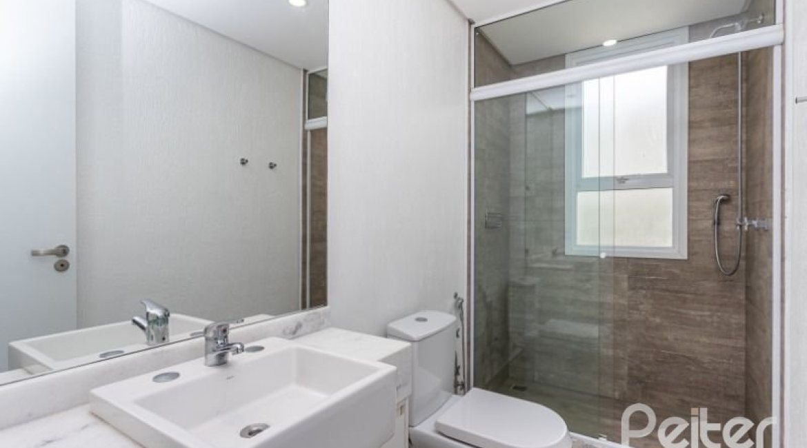 Casa em Condomínio à venda com 243m², 3 dormitórios, 3 suítes, 4 vagas, no bairro Terra Ville em PORTO ALEGRE