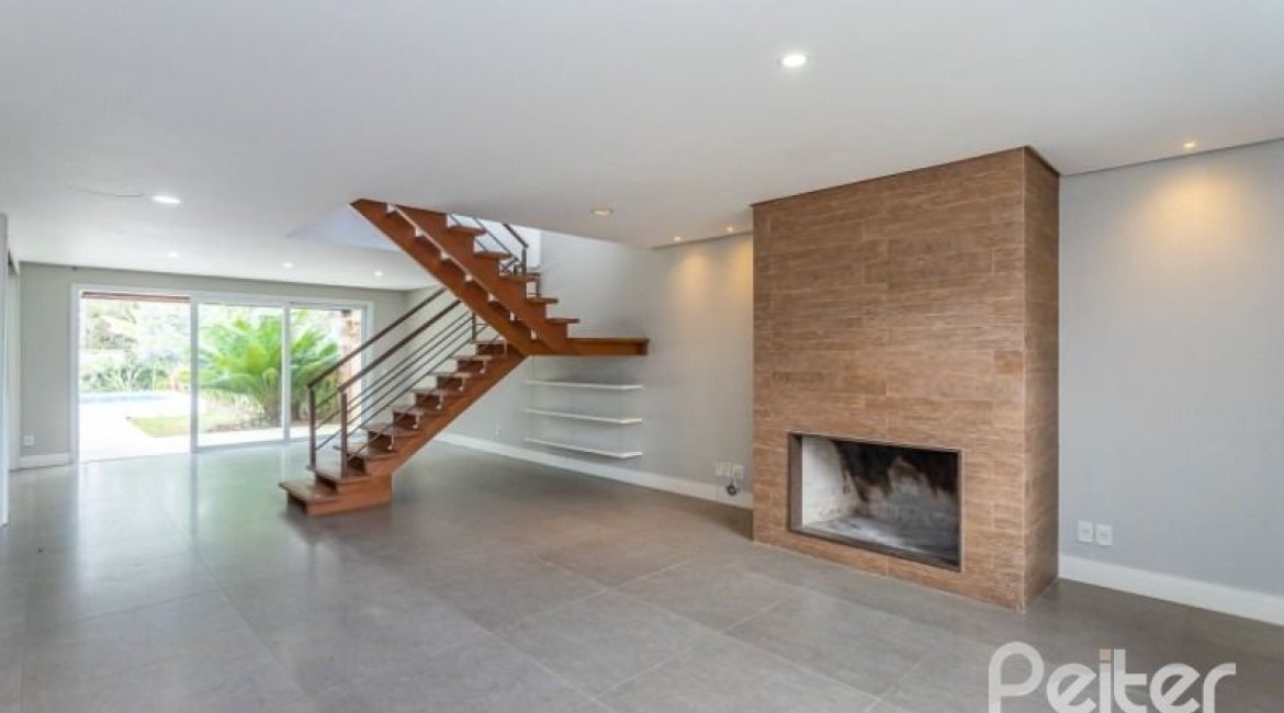 Casa em Condomínio à venda com 243m², 3 dormitórios, 3 suítes, 4 vagas, no bairro Terra Ville em PORTO ALEGRE
