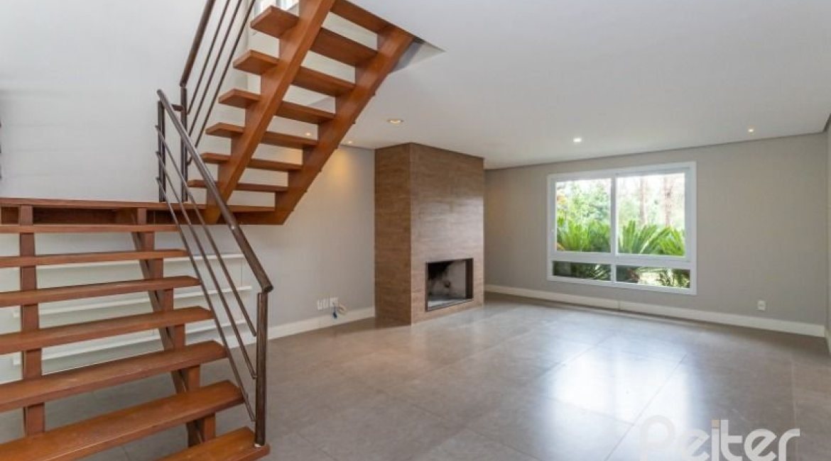 Casa em Condomínio à venda com 243m², 3 dormitórios, 3 suítes, 4 vagas, no bairro Terra Ville em PORTO ALEGRE