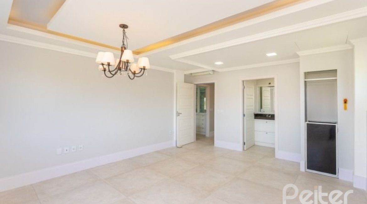 Casa em Condomínio à venda com 550m², 4 dormitórios, 4 suítes, 6 vagas, no bairro Terra Ville em Porto Alegre