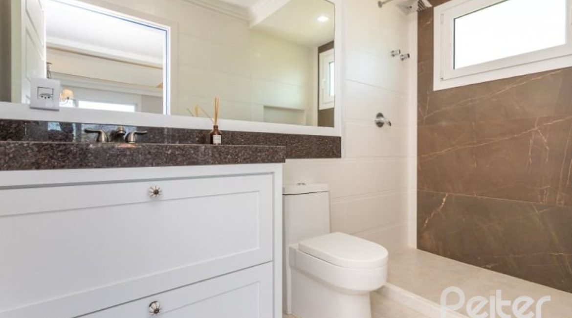 Casa em Condomínio à venda com 550m², 4 dormitórios, 4 suítes, 6 vagas, no bairro Terra Ville em Porto Alegre