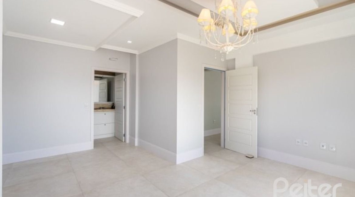 Casa em Condomínio à venda com 550m², 4 dormitórios, 4 suítes, 6 vagas, no bairro Terra Ville em Porto Alegre