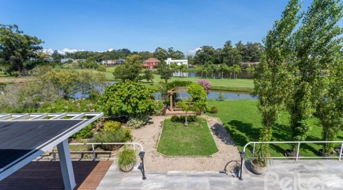 Casa em Condomínio à venda com 550m², 4 dormitórios, 4 suítes, 6 vagas, no bairro Terra Ville em Porto Alegre