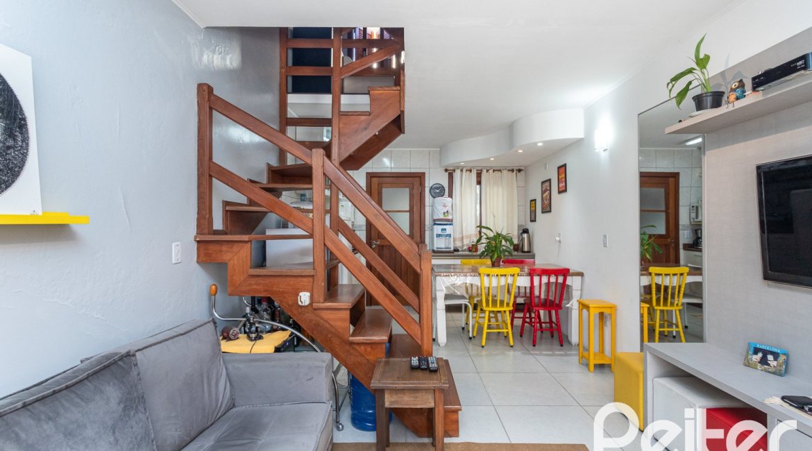 Casa em Condomínio à venda com 97m², 3 dormitórios, 2 vagas, no bairro Tristeza em Porto Alegre