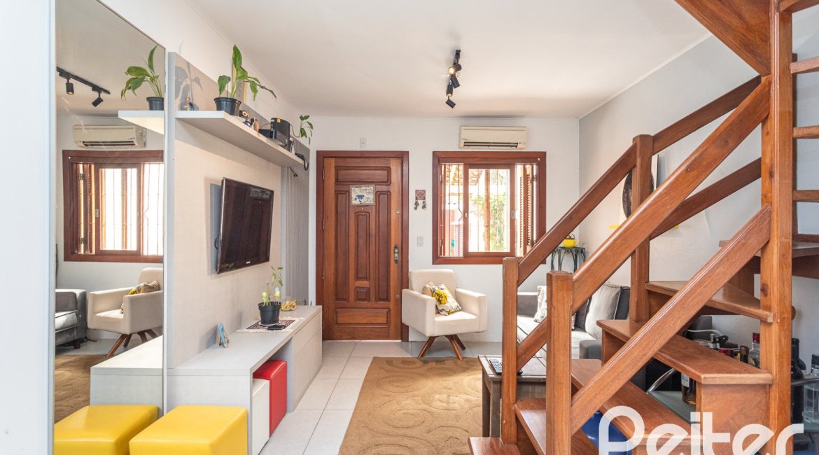 Casa em Condomínio à venda com 97m², 3 dormitórios, 2 vagas, no bairro Tristeza em Porto Alegre