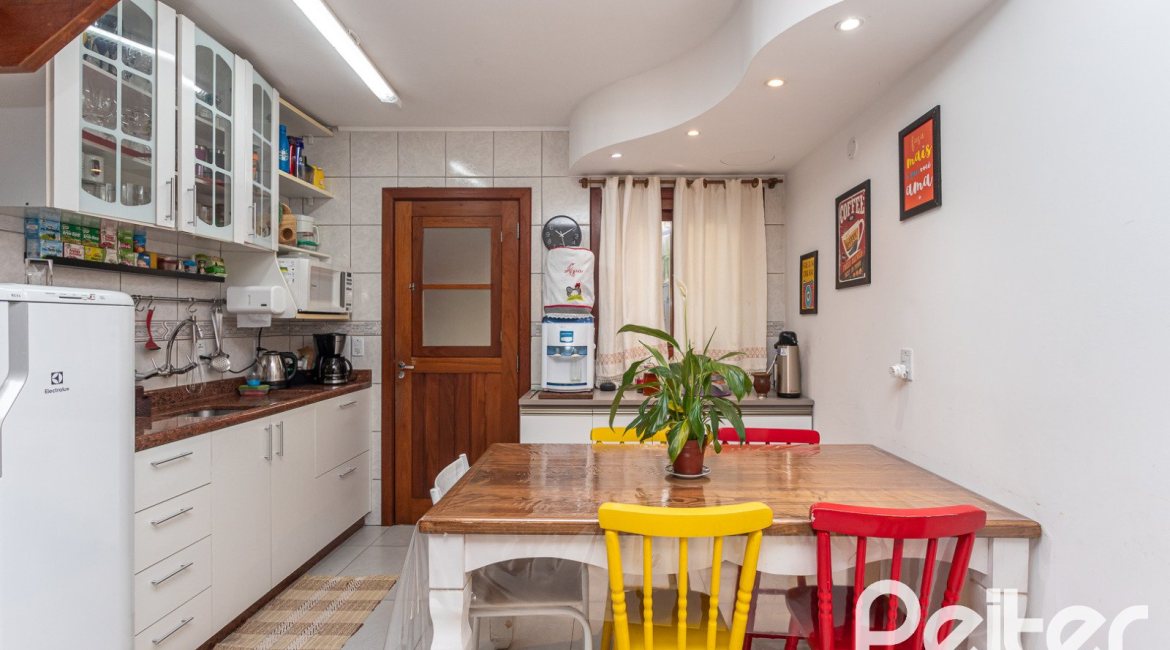 Casa em Condomínio à venda com 97m², 3 dormitórios, 2 vagas, no bairro Tristeza em Porto Alegre