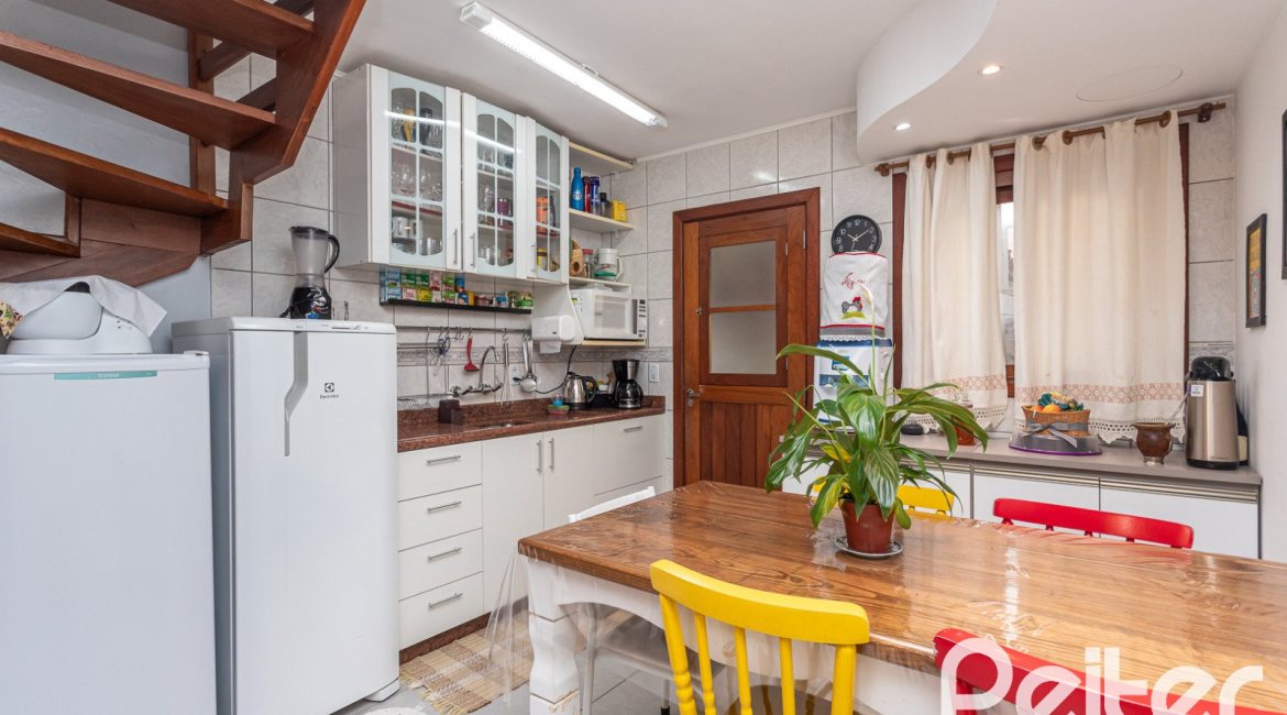 Casa em Condomínio à venda com 97m², 3 dormitórios, 2 vagas, no bairro Tristeza em Porto Alegre