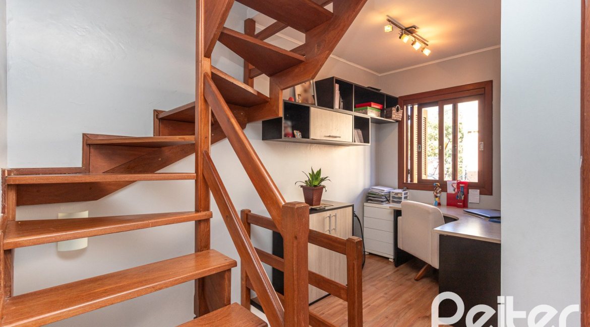 Casa em Condomínio à venda com 97m², 3 dormitórios, 2 vagas, no bairro Tristeza em Porto Alegre