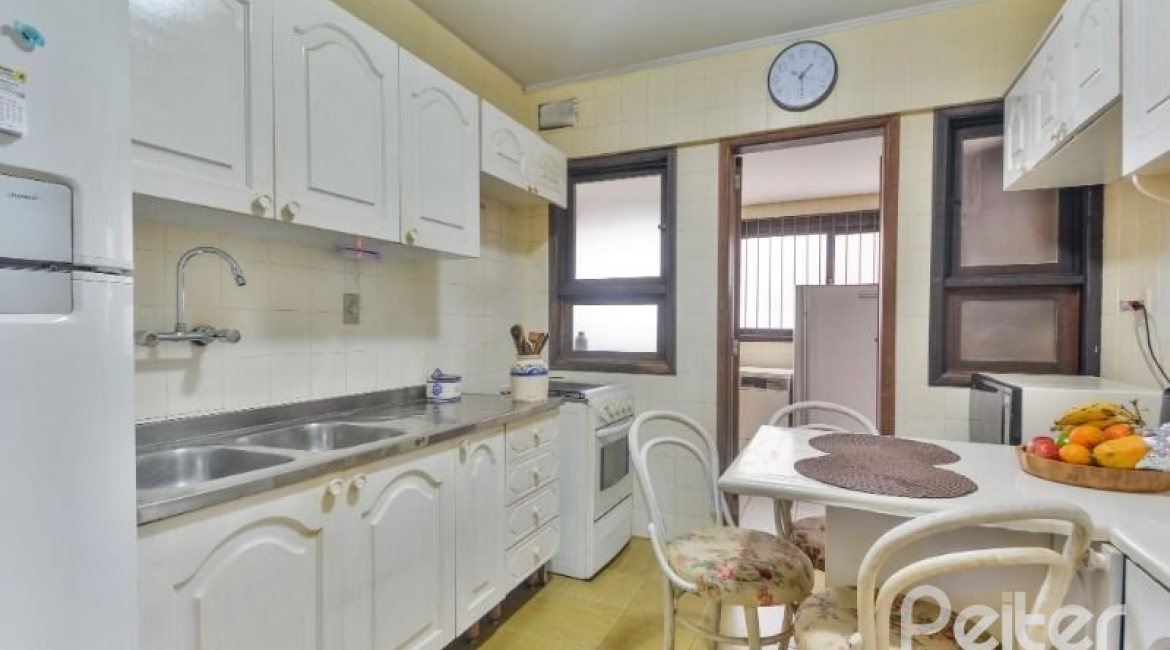 Apartamento à venda com 157m², 3 dormitórios, 1 suíte, 2 vagas, no bairro Tristeza em PORTO ALEGRE