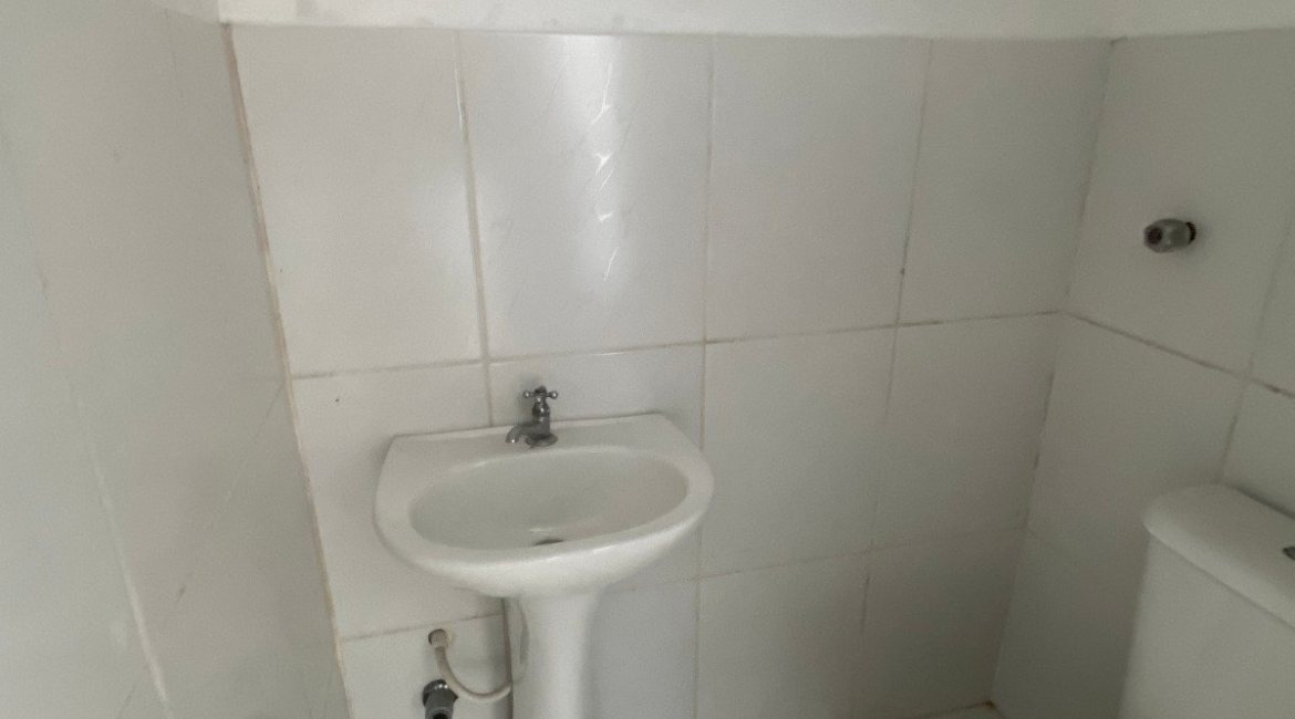 Casa à venda com 223m², 3 dormitórios, 1 suíte, 3 vagas, no bairro Guarujá em Porto Alegre