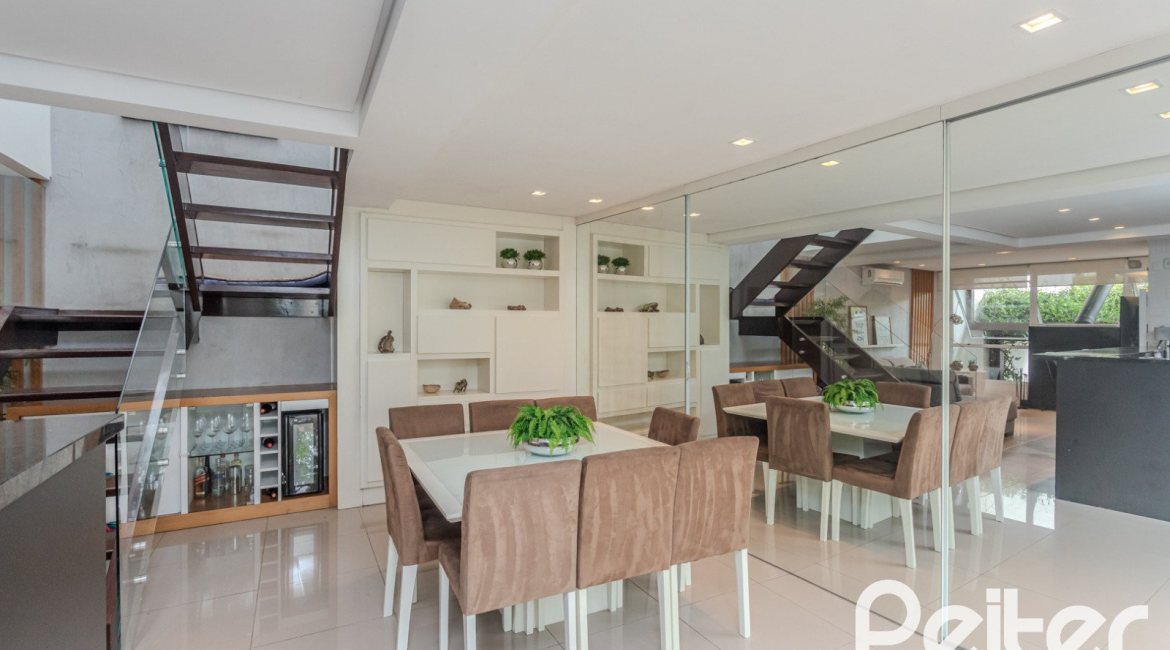 Casa em Condomínio à venda com 194m², 3 dormitórios, 3 suítes, 4 vagas, no bairro Ipanema em PORTO ALEGRE