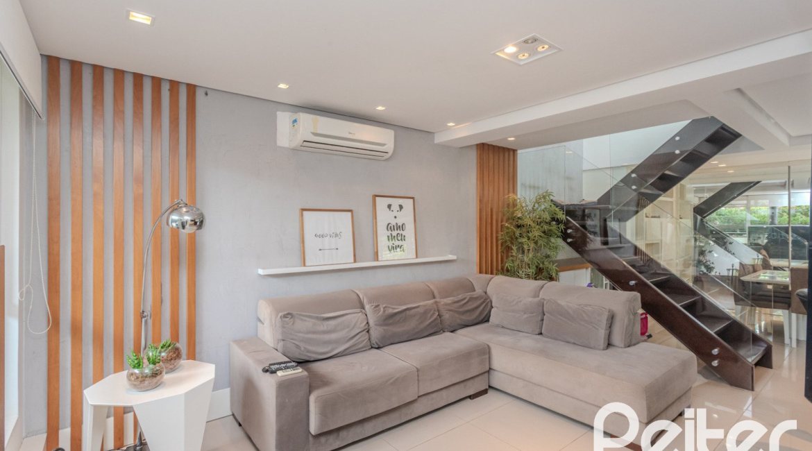 Casa em Condomínio à venda com 194m², 3 dormitórios, 3 suítes, 4 vagas, no bairro Ipanema em PORTO ALEGRE