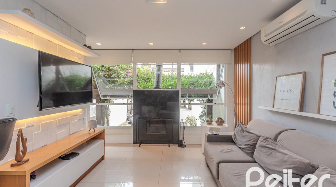 Casa em Condomínio à venda com 194m², 3 dormitórios, 3 suítes, 4 vagas, no bairro Ipanema em PORTO ALEGRE