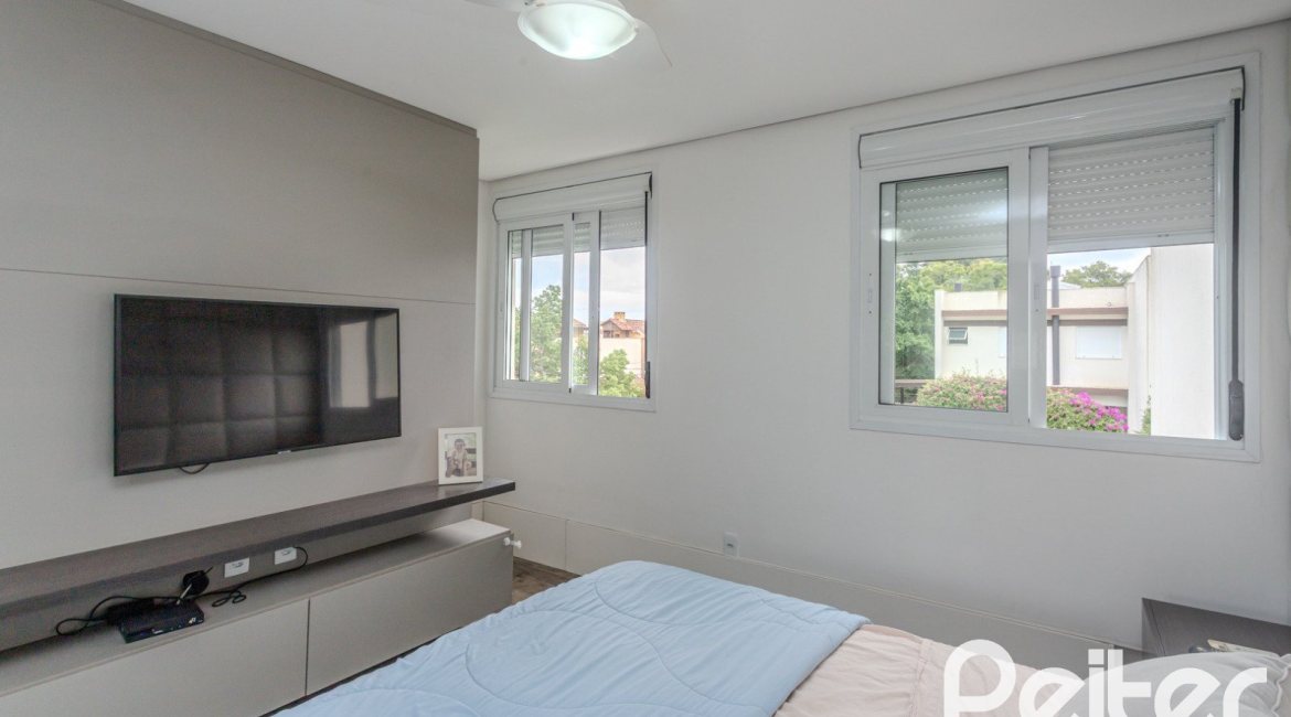 Casa em Condomínio à venda com 194m², 3 dormitórios, 3 suítes, 4 vagas, no bairro Ipanema em PORTO ALEGRE