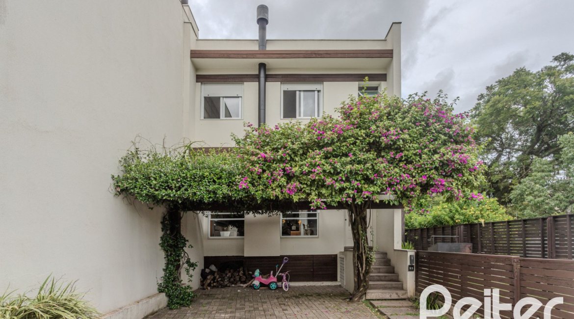 Casa em Condomínio à venda com 194m², 3 dormitórios, 3 suítes, 4 vagas, no bairro Ipanema em PORTO ALEGRE