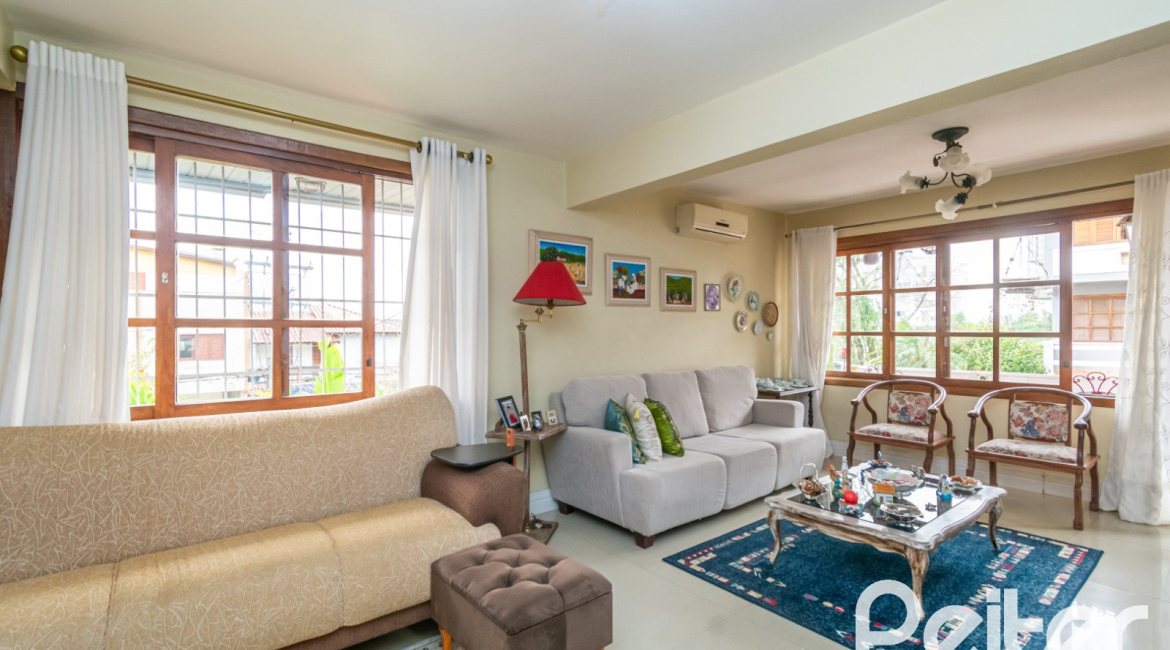 Casa em Condomínio à venda com 185m², 3 dormitórios, 1 suíte, 3 vagas, no bairro Tristeza em Porto Alegre