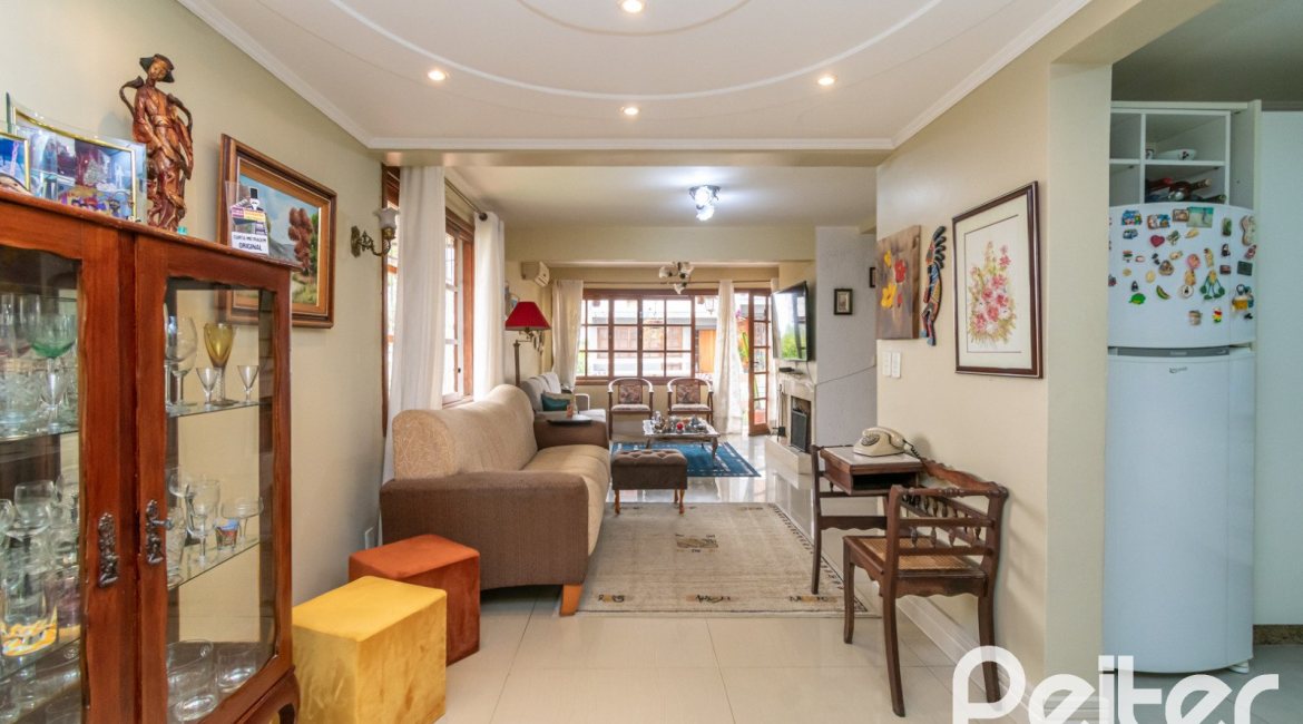 Casa em Condomínio à venda com 185m², 3 dormitórios, 1 suíte, 3 vagas, no bairro Tristeza em Porto Alegre