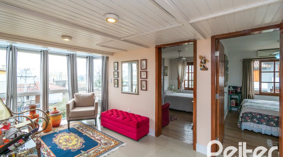 Casa em Condomínio à venda com 185m², 3 dormitórios, 1 suíte, 3 vagas, no bairro Tristeza em Porto Alegre