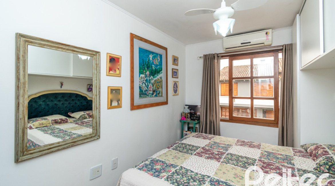 Casa em Condomínio à venda com 185m², 3 dormitórios, 1 suíte, 3 vagas, no bairro Tristeza em Porto Alegre