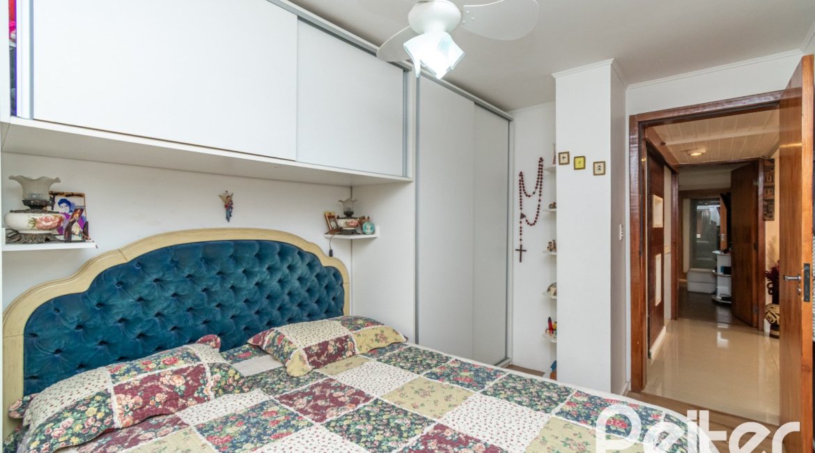 Casa em Condomínio à venda com 185m², 3 dormitórios, 1 suíte, 3 vagas, no bairro Tristeza em Porto Alegre