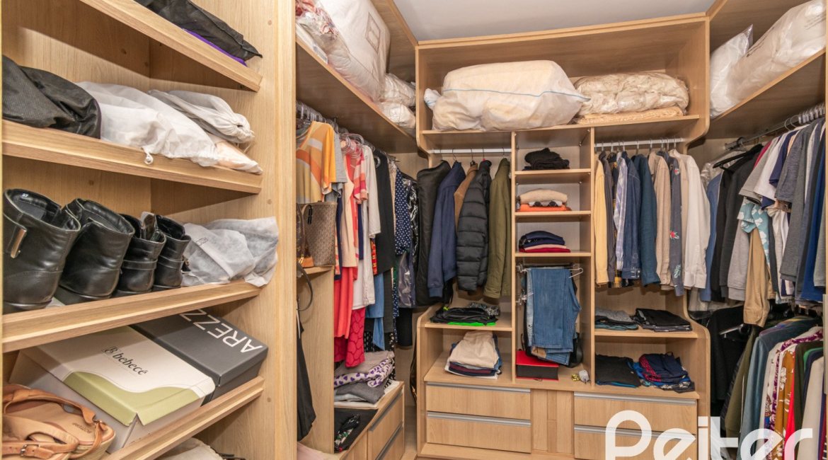  à venda, no bairro  em 