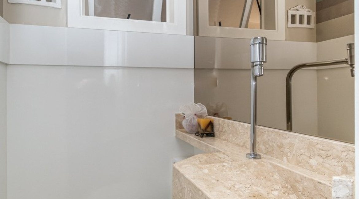  à venda, no bairro  em 