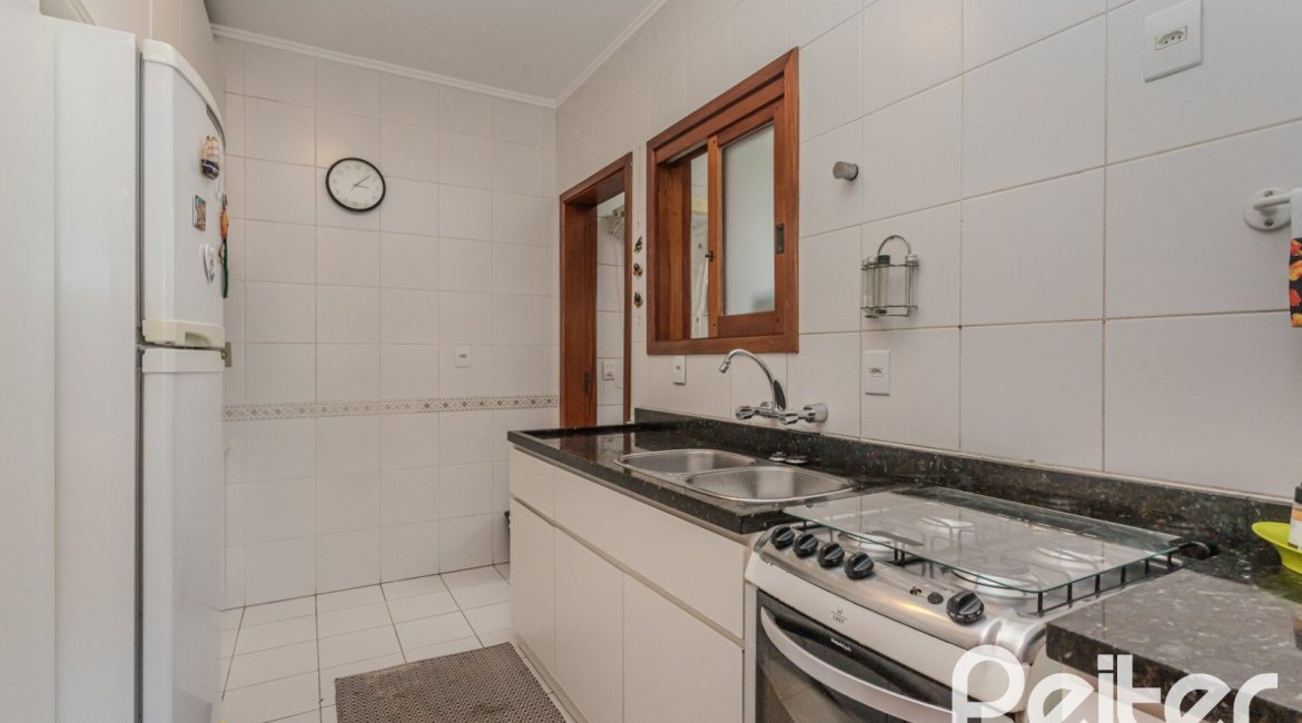 Cobertura à venda com 188m², 2 dormitórios, 2 suítes, 2 vagas, no bairro Tristeza em Porto Alegre