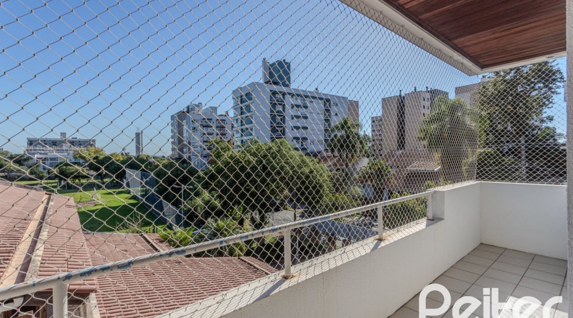 Cobertura à venda com 188m², 2 dormitórios, 2 suítes, 2 vagas, no bairro Tristeza em Porto Alegre