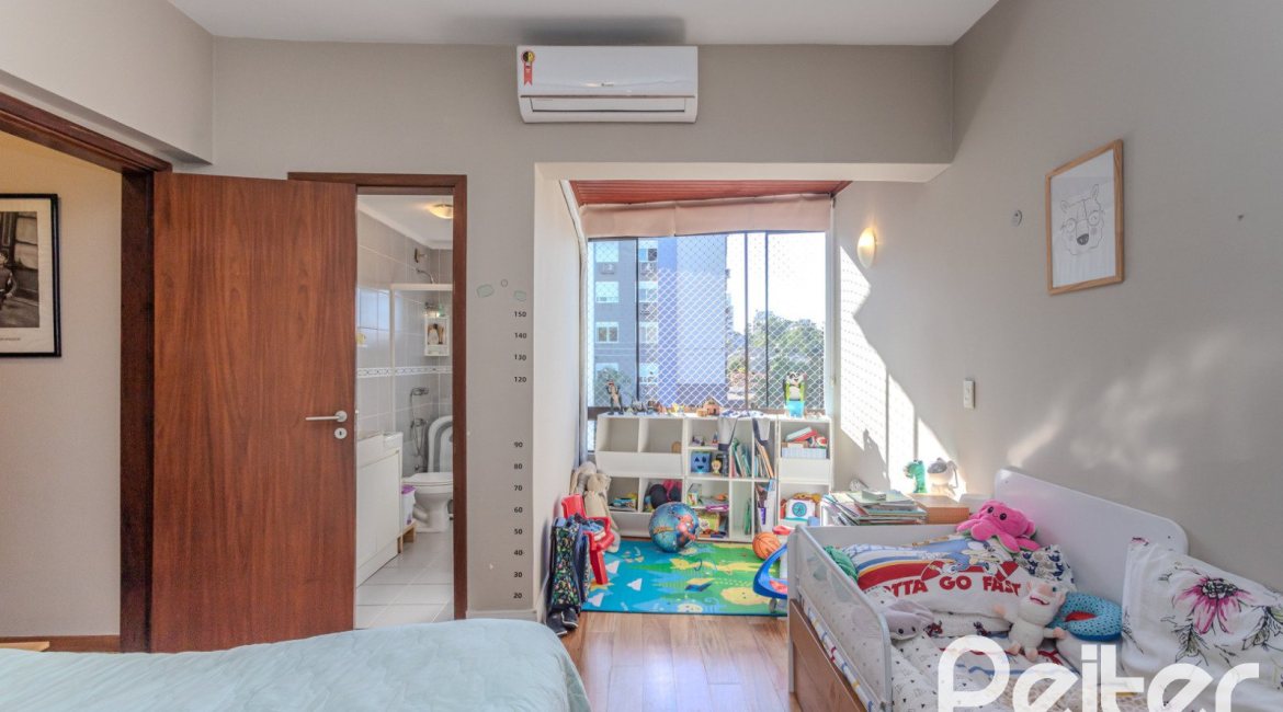 Cobertura à venda com 188m², 2 dormitórios, 2 suítes, 2 vagas, no bairro Tristeza em Porto Alegre