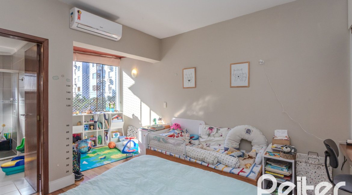 Cobertura à venda com 188m², 2 dormitórios, 2 suítes, 2 vagas, no bairro Tristeza em Porto Alegre