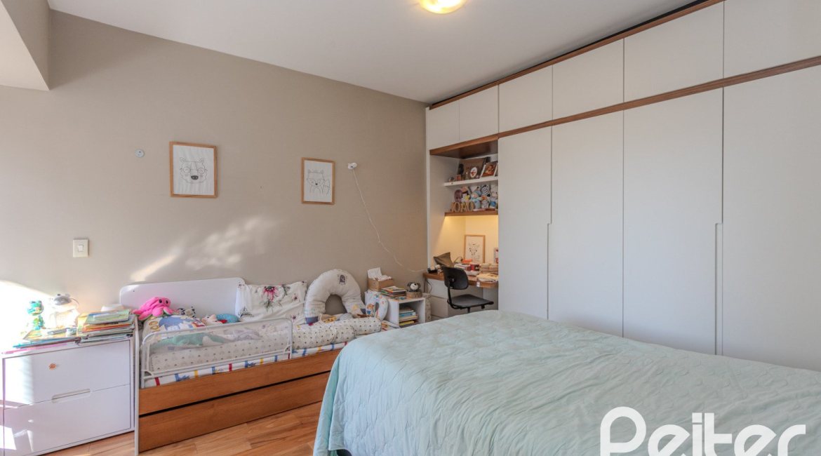 Cobertura à venda com 188m², 2 dormitórios, 2 suítes, 2 vagas, no bairro Tristeza em Porto Alegre