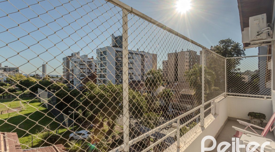 Cobertura à venda com 188m², 2 dormitórios, 2 suítes, 2 vagas, no bairro Tristeza em Porto Alegre