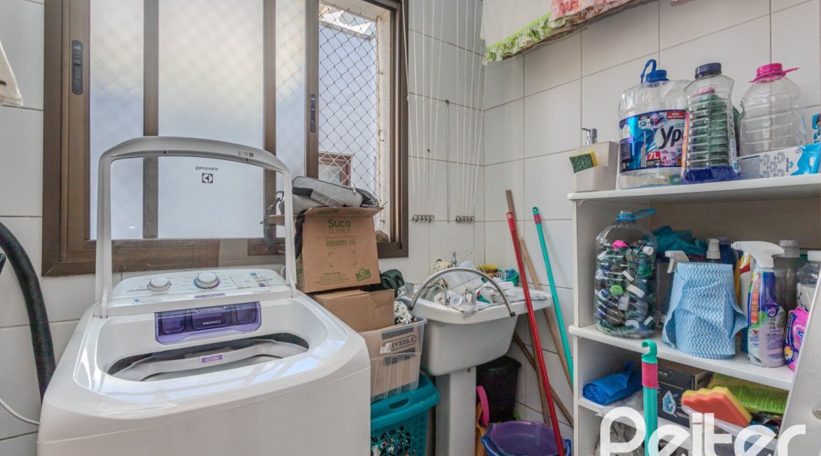 Cobertura à venda com 188m², 2 dormitórios, 2 suítes, 2 vagas, no bairro Tristeza em Porto Alegre