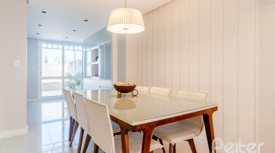  à venda, no bairro  em 