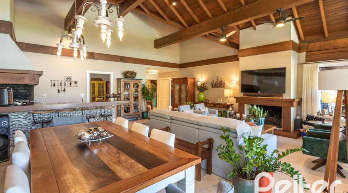 Casa em Condomínio à venda com 366m², 4 dormitórios, 4 suítes, 3 vagas, no bairro Terra Ville em PORTO ALEGRE