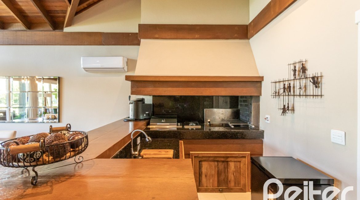 Casa em Condomínio à venda com 366m², 4 dormitórios, 4 suítes, 3 vagas, no bairro Terra Ville em PORTO ALEGRE