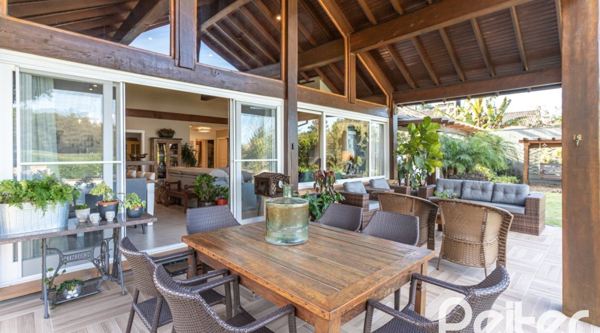 Casa em Condomínio à venda com 366m², 4 dormitórios, 4 suítes, 3 vagas, no bairro Terra Ville em PORTO ALEGRE