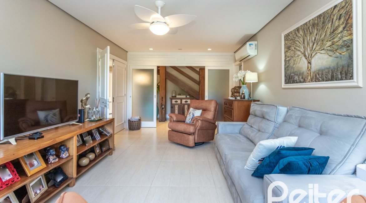 Casa em Condomínio à venda com 366m², 4 dormitórios, 4 suítes, 3 vagas, no bairro Terra Ville em PORTO ALEGRE