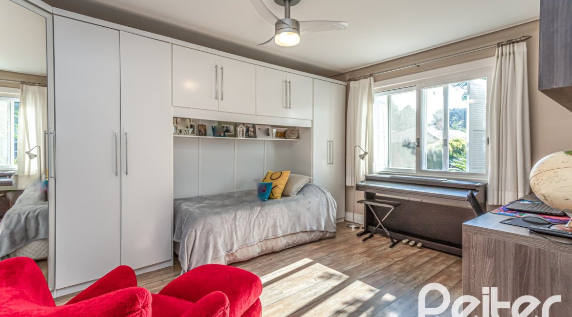 Casa em Condomínio à venda com 366m², 4 dormitórios, 4 suítes, 3 vagas, no bairro Terra Ville em PORTO ALEGRE